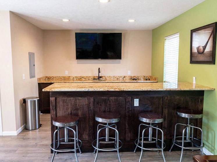 clubhouse at Woodland RIdge apartments